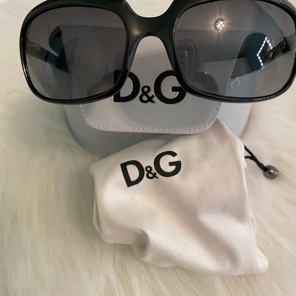 DyG - Picture 3 of 3